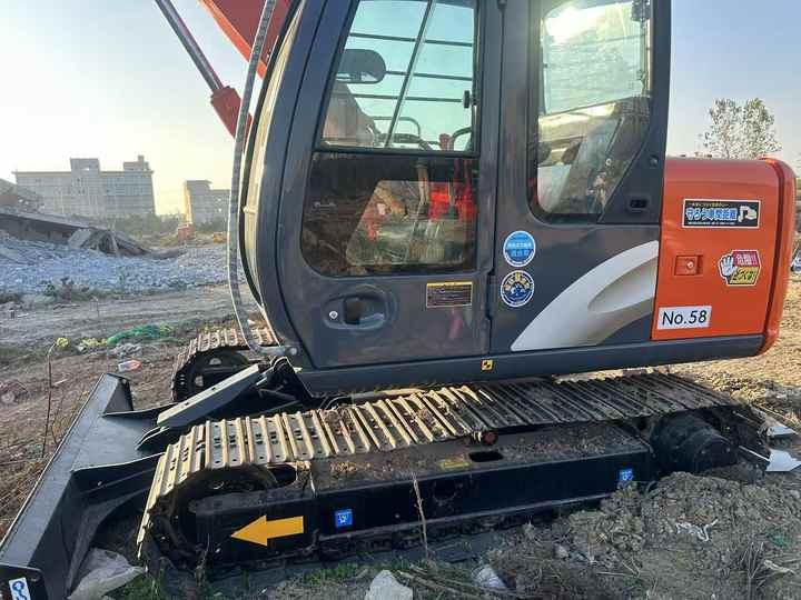 Used HITACHI ZX70 Model Mini Excavator Second Hand Machine Popular Brand Japan Hitachi Hydraulic Machinery - Minikotró: 5 kép. Used HITACHI ZX70 Model Mini Excavator Second Hand Machine Popular Brand Japan Hitachi Hydraulic Machinery - Minikotró: 5 kép.