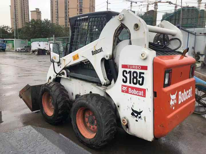 Used Heavy Construction Equipment bobcat S185 Second Hand Skid Steers Used Machine Hot Sale - Mini homlokrakodó: 5 kép. Used Heavy Construction Equipment bobcat S185 Second Hand Skid Steers Used Machine Hot Sale - Mini homlokrakodó: 5 kép.