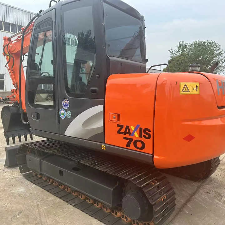 Used Hitachi Excavator ZX70 7ton Japan Import Second Hand Small Crawler ZX70 Excavator for Sale - Lánctalpas kotró: 1 kép. Used Hitachi Excavator ZX70 7ton Japan Import Second Hand Small Crawler ZX70 Excavator for Sale - Lánctalpas kotró: 1 kép.
