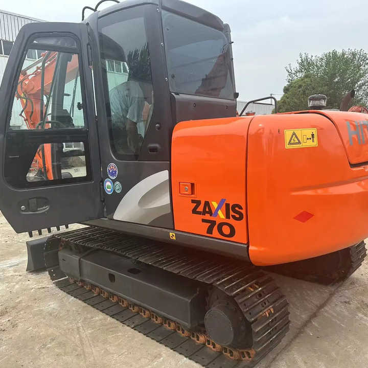 Used Hitachi Excavator ZX70 7ton Japan Import Second Hand Small Crawler ZX70 Excavator for Sale - Lánctalpas kotró: 2 kép. Used Hitachi Excavator ZX70 7ton Japan Import Second Hand Small Crawler ZX70 Excavator for Sale - Lánctalpas kotró: 2 kép.