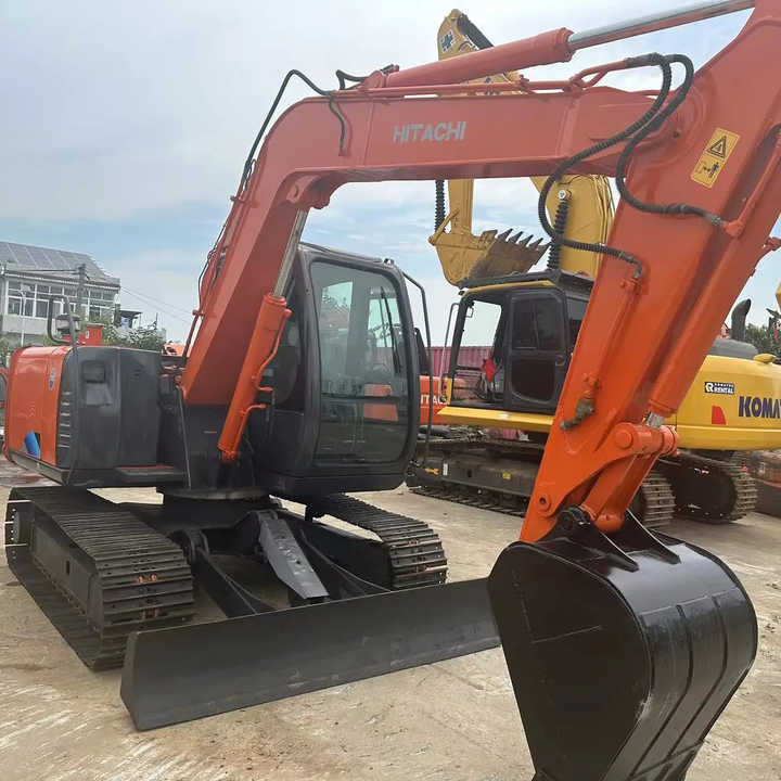 Used Hitachi Excavator ZX70 7ton Japan Import Second Hand Small Crawler ZX70 Excavator for Sale - Lánctalpas kotró: 3 kép. Used Hitachi Excavator ZX70 7ton Japan Import Second Hand Small Crawler ZX70 Excavator for Sale - Lánctalpas kotró: 3 kép.