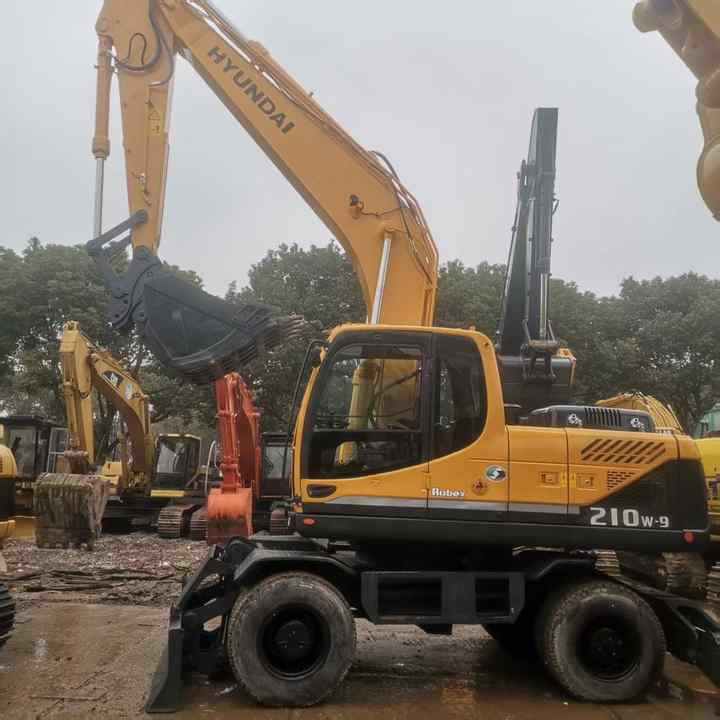 Lánctalpas kotró Used Hyundai Korea Hydraulic Excavator Hyundai 210-9 Excavator Excellent Condition 21 Ton Used Excavator For Sale [ Copy ]: 6 kép.