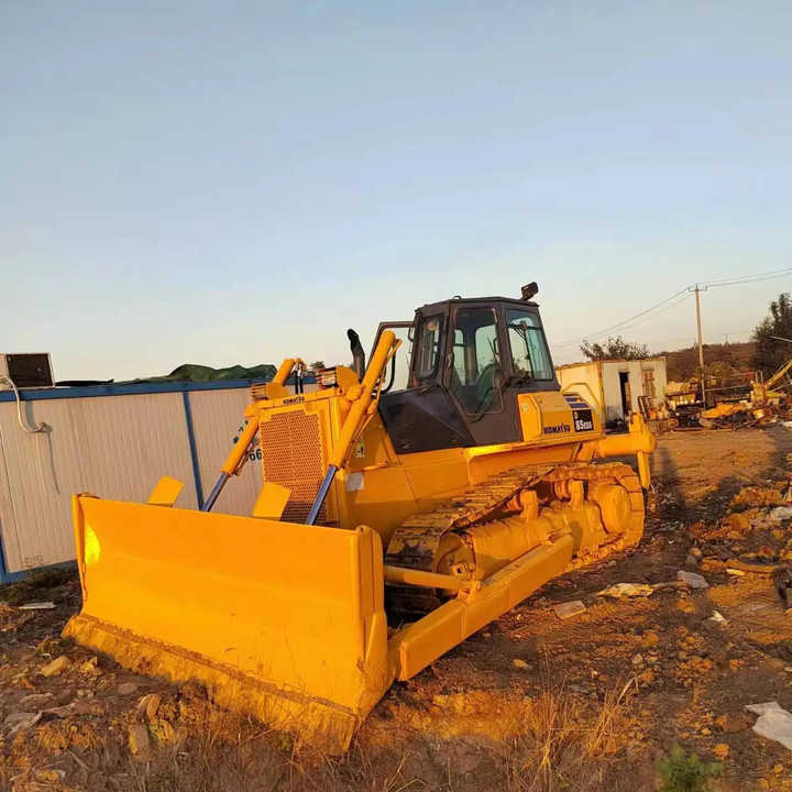 Used Komatsu Bulldozer D85 Strong Power Komatsu D85 Track Dozer for Sale - Buldózer: 5 kép. Used Komatsu Bulldozer D85 Strong Power Komatsu D85 Track Dozer for Sale - Buldózer: 5 kép.