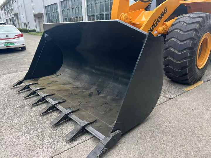 Used LIUGONG 856H wheel in Good Condition for sale 90%new uesd Loader liugong 856h Used Loader For Sale - Gumikerekes homlokrakodó: 4 kép. Used LIUGONG 856H wheel in Good Condition for sale 90%new uesd Loader liugong 856h Used Loader For Sale - Gumikerekes homlokrakodó: 4 kép.