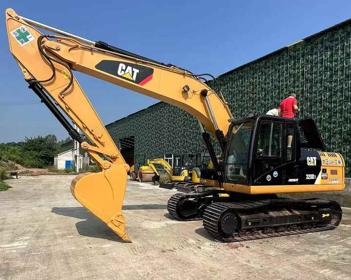 Used Machinery Construction CAT 320D Excavator Hydraulic Digging Machine Cat Used Caterpillar 320d Excavators - Lánctalpas kotró: 2 kép. Used Machinery Construction CAT 320D Excavator Hydraulic Digging Machine Cat Used Caterpillar 320d Excavators - Lánctalpas kotró: 2 kép.