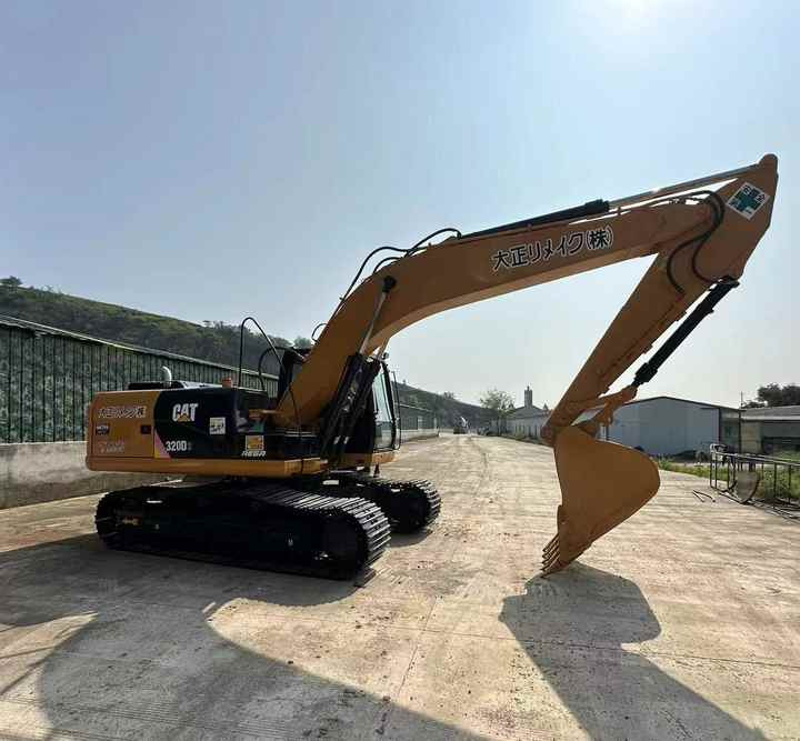 Used Machinery Construction CAT 320D Excavator Hydraulic Digging Machine Cat Used Caterpillar 320d Excavators - Lánctalpas kotró: 4 kép. Used Machinery Construction CAT 320D Excavator Hydraulic Digging Machine Cat Used Caterpillar 320d Excavators - Lánctalpas kotró: 4 kép.