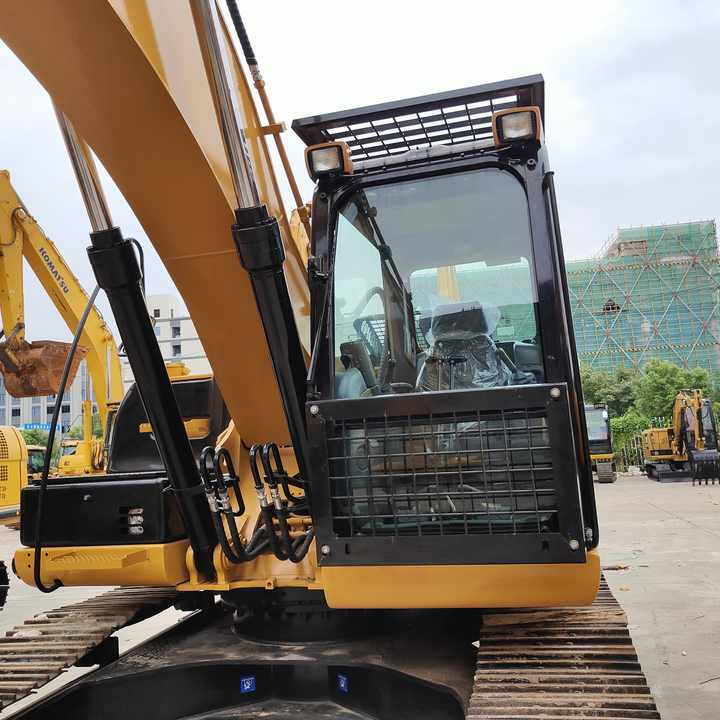 Used Machinery Construction Crawler Used Cat 320d Excavator Machine 325d 330d Caterpillar Machinery Cat 320d Used Excavators - Lánctalpas kotró: 3 kép. Used Machinery Construction Crawler Used Cat 320d Excavator Machine 325d 330d Caterpillar Machinery Cat 320d Used Excavators - Lánctalpas kotró: 3 kép.