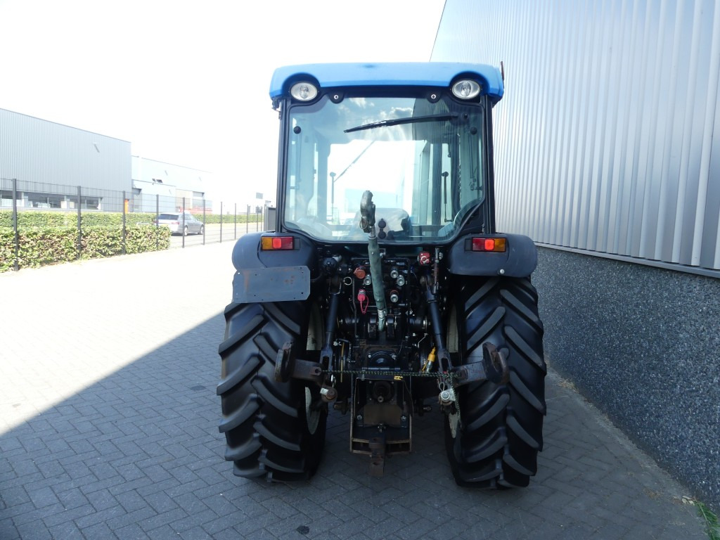 NEW HOLLAND T4040F - Kistraktor: 4 kép. NEW HOLLAND T4040F - Kistraktor: 4 kép.