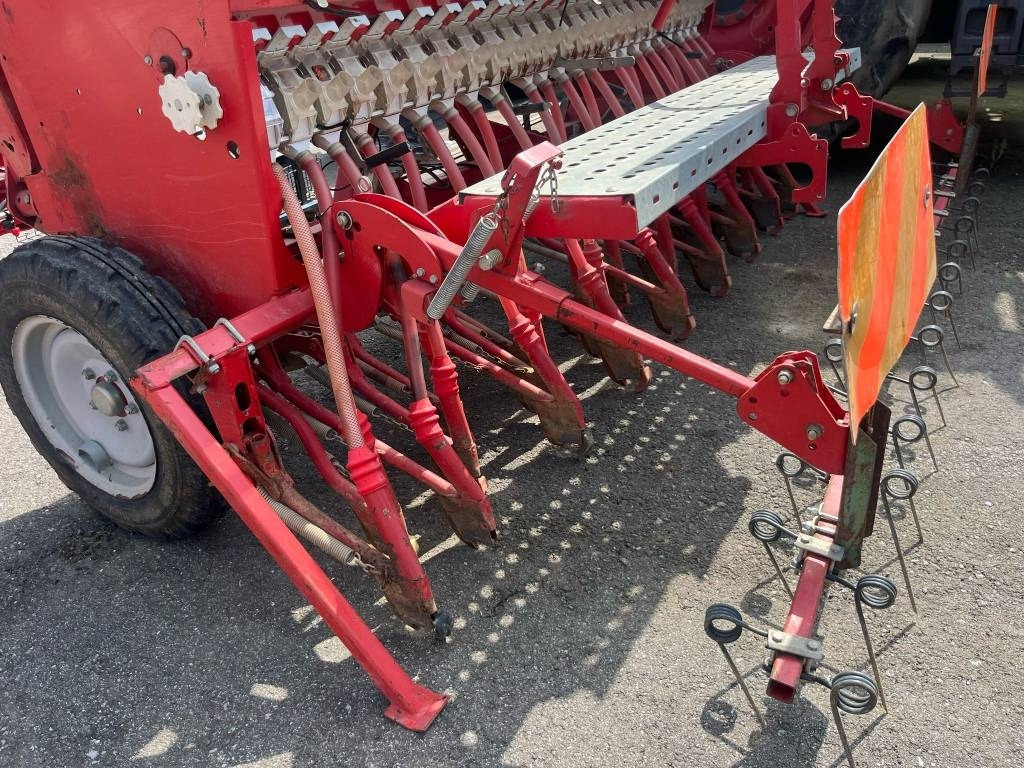 Szemenkénti vetőgép Accord M DRILL PRO: 8 kép.