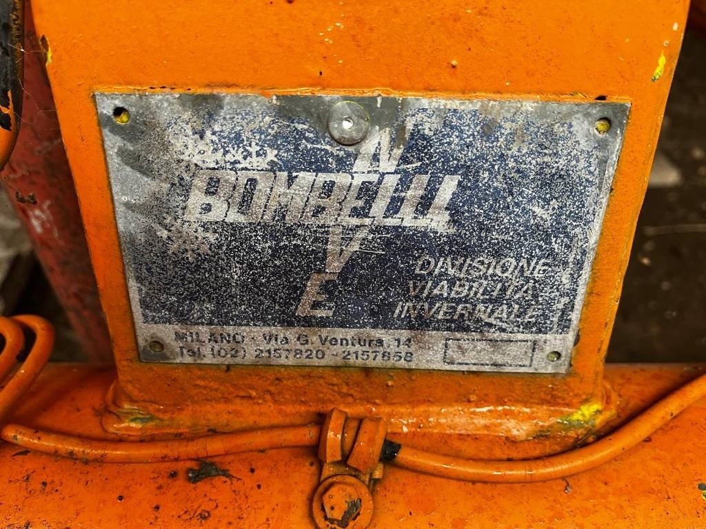 BOMBELLI LAMA 3 MT  - Hóeke - Mezőgazdasági gépek: 2 kép. BOMBELLI LAMA 3 MT  - Hóeke - Mezőgazdasági gépek: 2 kép.