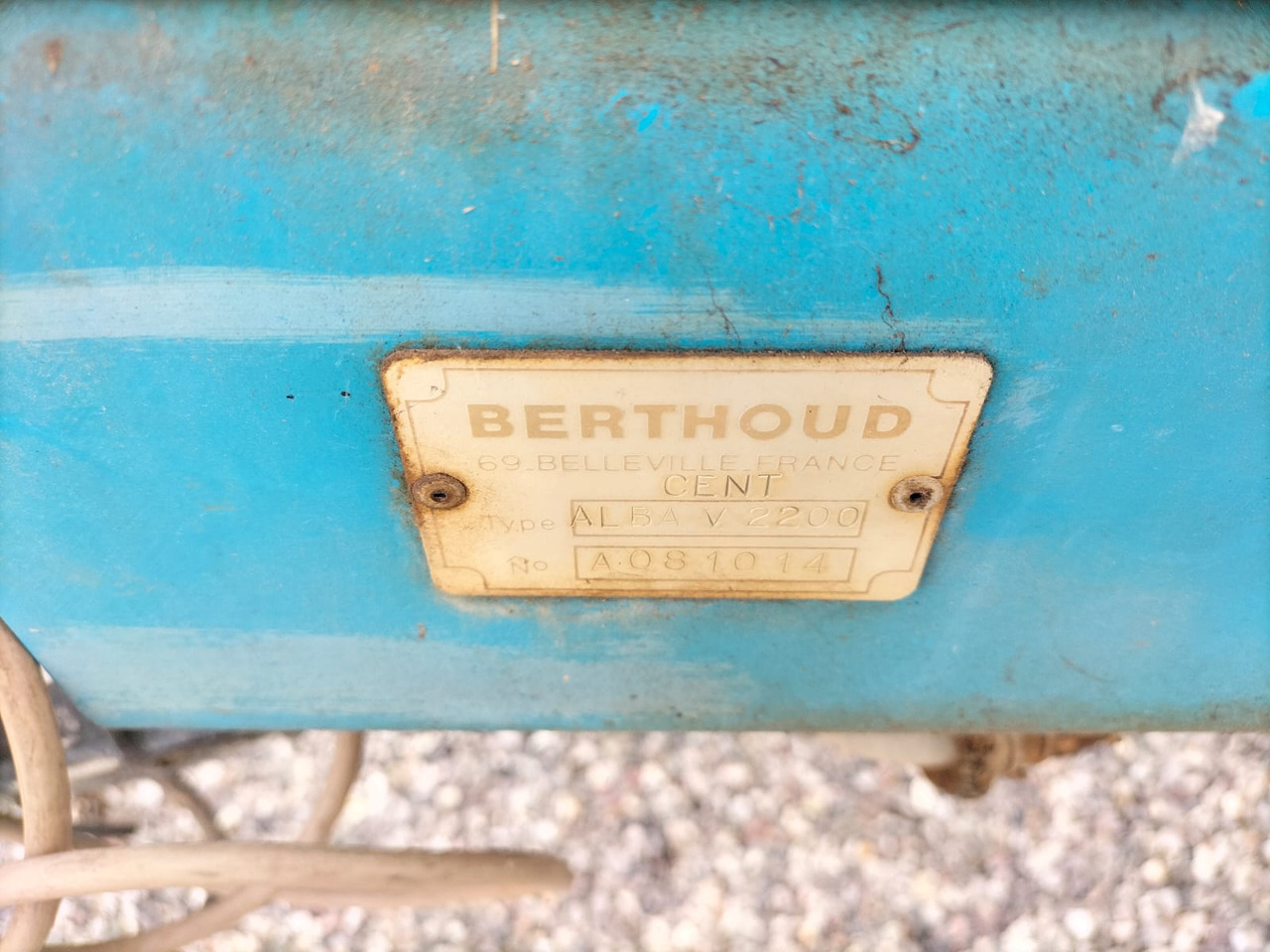 Berthoud ALBA V 2200 - Műtrágyaszóró gép: 2 kép. Berthoud ALBA V 2200 - Műtrágyaszóró gép: 2 kép.