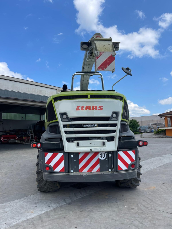 CLAAS JAGUAR 990 - Önjáró szecskázógép: 3 kép. CLAAS JAGUAR 990 - Önjáró szecskázógép: 3 kép.