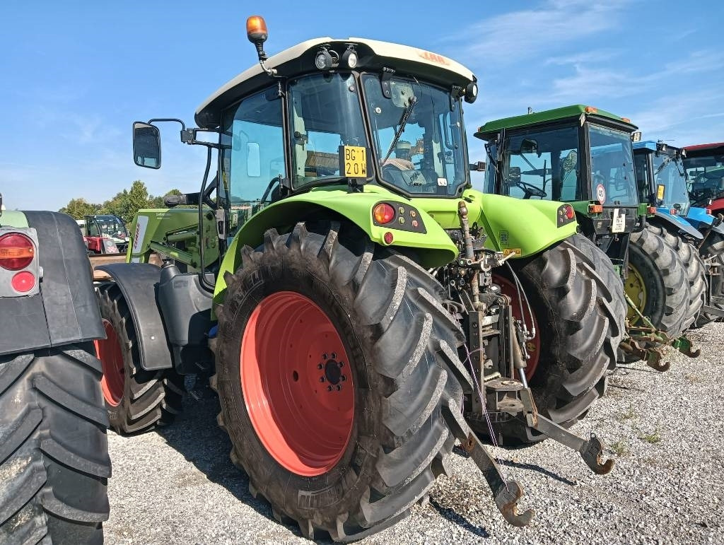 Claas Arion 460 - Traktor: 3 kép. Claas Arion 460 - Traktor: 3 kép.