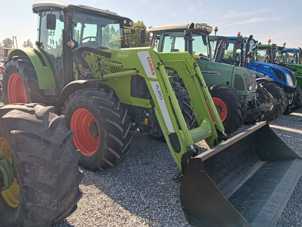 Claas Arion 460 - Traktor: 1 kép. Claas Arion 460 - Traktor: 1 kép.