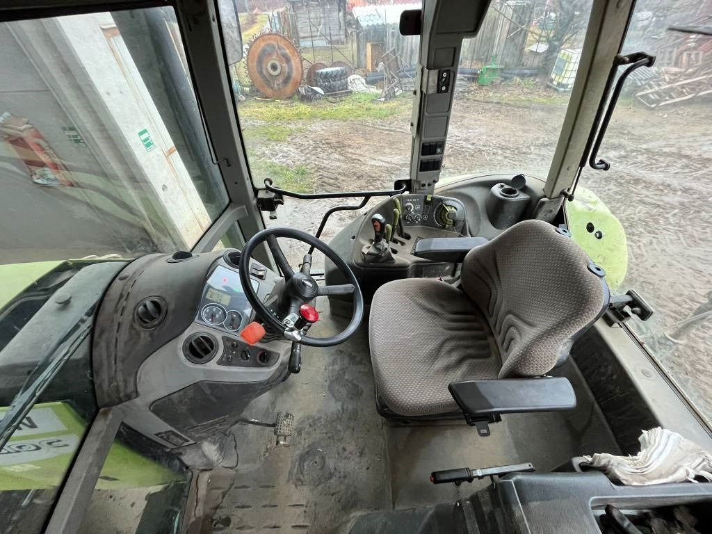 Claas Arion 610 C - Traktor: 4 kép. Claas Arion 610 C - Traktor: 4 kép.