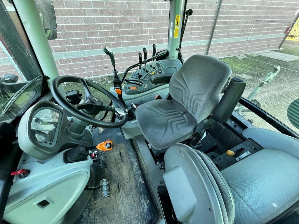 Claas Atos 350 - Traktor: 5 kép. Claas Atos 350 - Traktor: 5 kép.