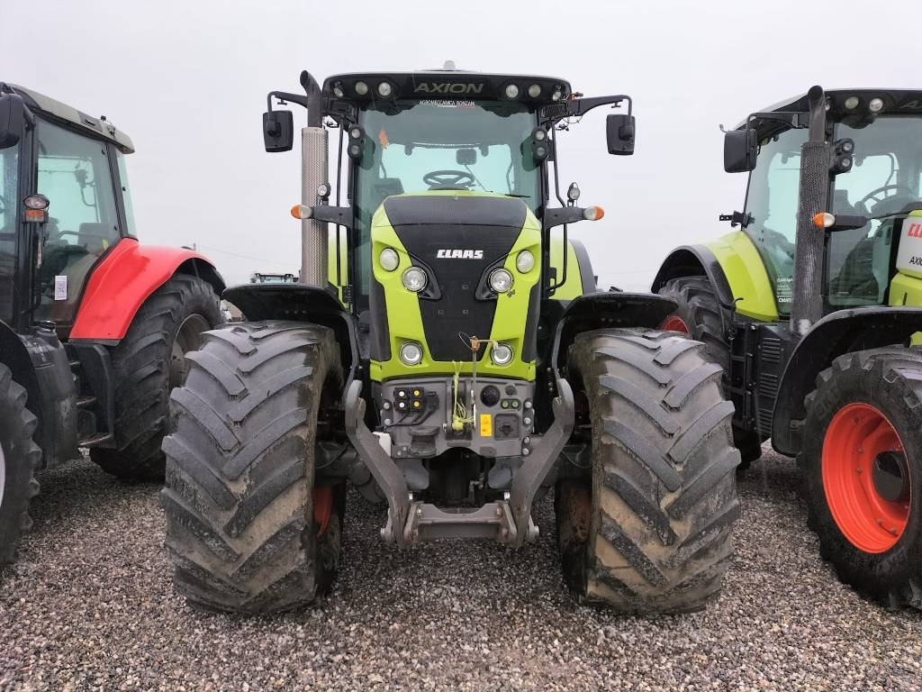 Claas Axion 830 Cmatic - Traktor: 2 kép. Claas Axion 830 Cmatic - Traktor: 2 kép.