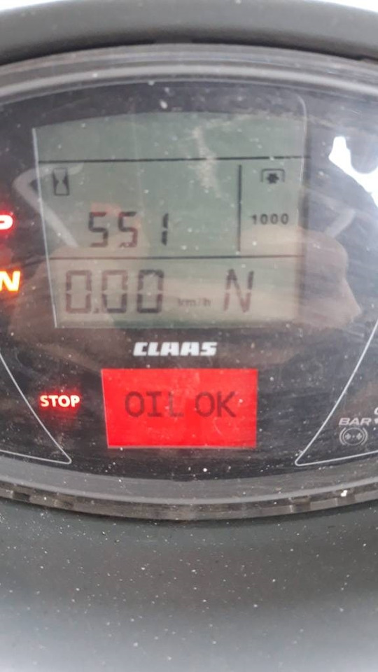 Claas Axion 830 Cmatic - Traktor: 3 kép. Claas Axion 830 Cmatic - Traktor: 3 kép.