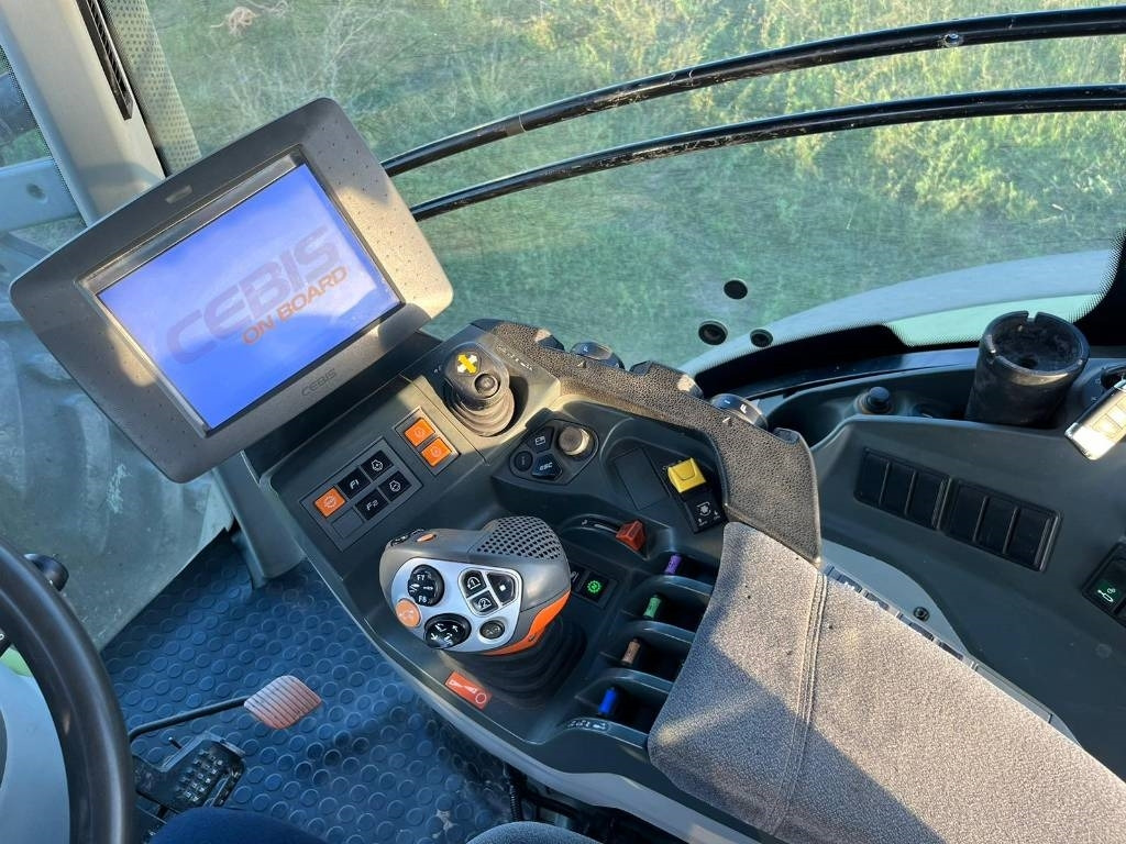 Claas Axion 870 Cmatic - Traktor: 5 kép. Claas Axion 870 Cmatic - Traktor: 5 kép.