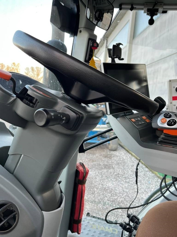 Claas Axion 870 Cmatic - Traktor: 5 kép. Claas Axion 870 Cmatic - Traktor: 5 kép.