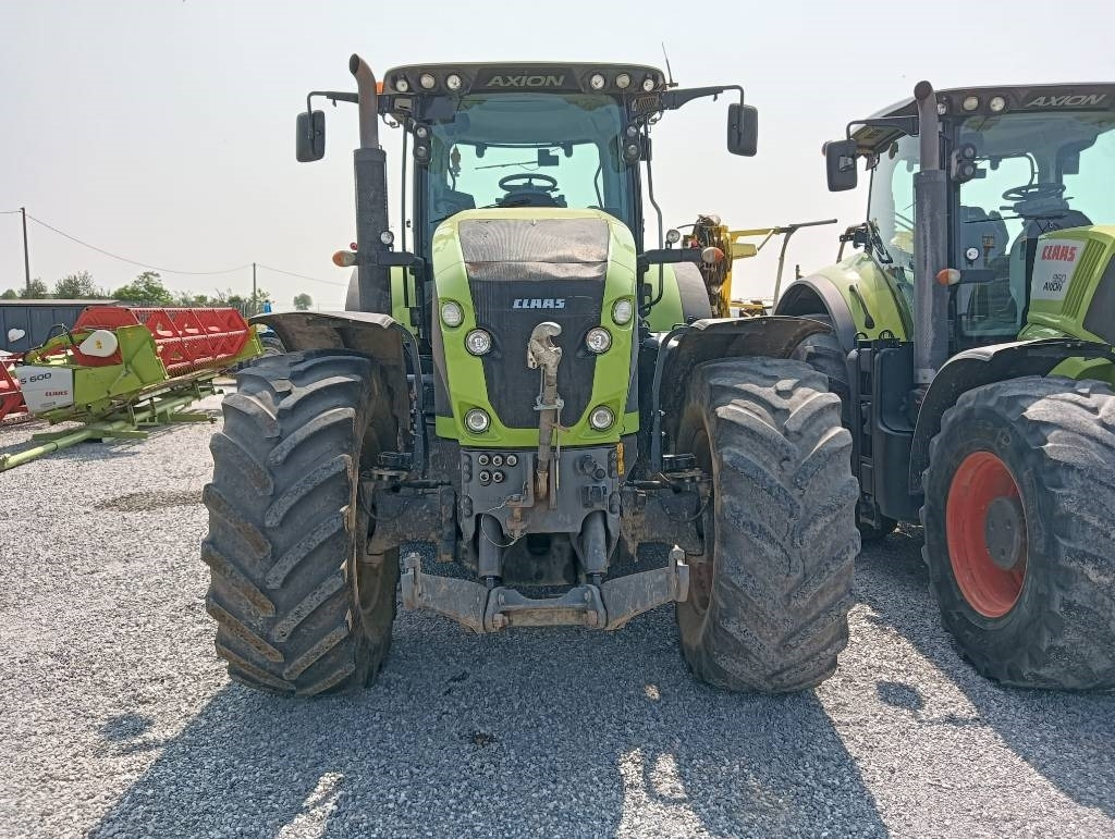 Claas Axion 930 Cmatic - Traktor: 2 kép. Claas Axion 930 Cmatic - Traktor: 2 kép.