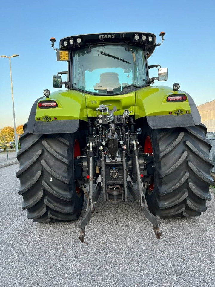 Claas Axion 940 Cmatic - Traktor: 2 kép. Claas Axion 940 Cmatic - Traktor: 2 kép.