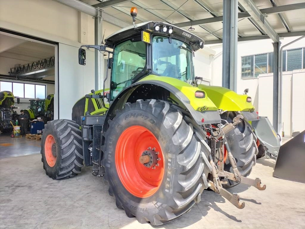Claas Axion 950 Cmatic - Traktor: 4 kép. Claas Axion 950 Cmatic - Traktor: 4 kép.