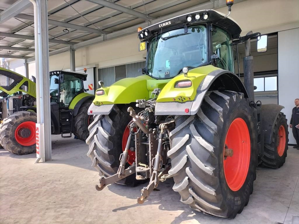 Claas Axion 950 Cmatic - Traktor: 5 kép. Claas Axion 950 Cmatic - Traktor: 5 kép.