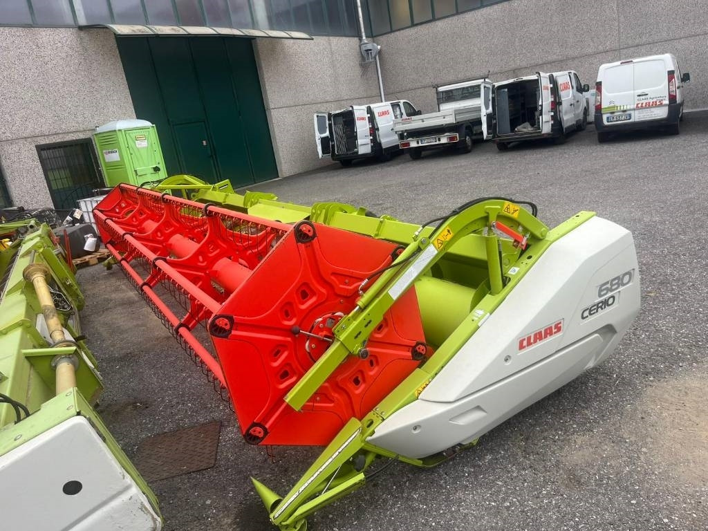 Claas CERIO 680 - Betakarítógép tartozék: 4 kép. Claas CERIO 680 - Betakarítógép tartozék: 4 kép.