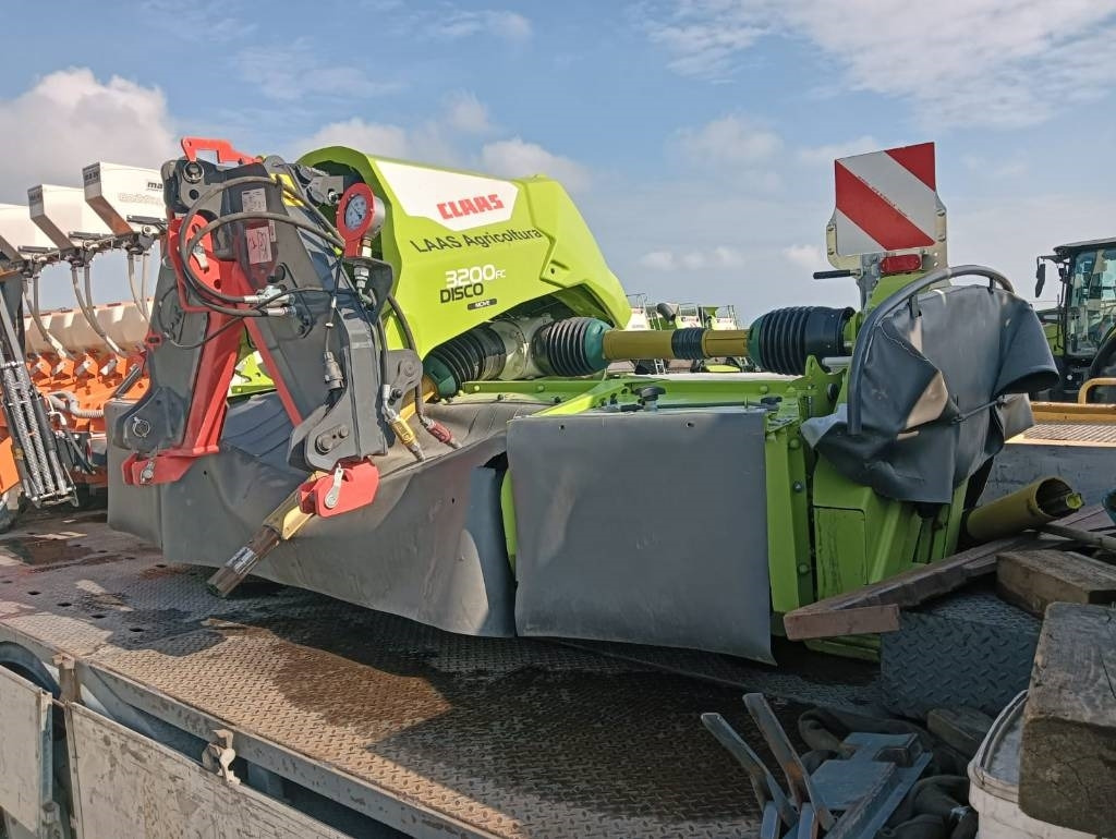 Claas DISCO 3200 MOVE - Fűkasza: 5 kép. Claas DISCO 3200 MOVE - Fűkasza: 5 kép.