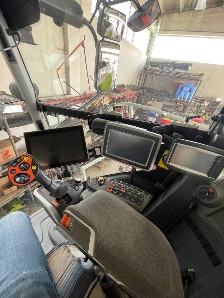 Claas Jaguar 990 - Önjáró szecskázógép: 4 kép. Claas Jaguar 990 - Önjáró szecskázógép: 4 kép.