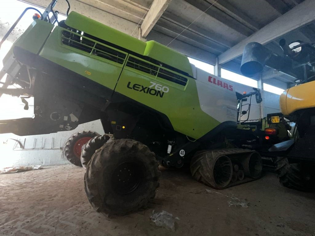 Claas LEXION 760 TT RISO - Kombájn: 1 kép. Claas LEXION 760 TT RISO - Kombájn: 1 kép.