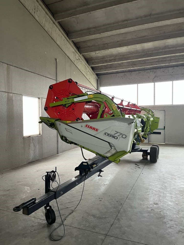 Claas LEXION 7700 TT RISO - Kombájn: 5 kép. Claas LEXION 7700 TT RISO - Kombájn: 5 kép.