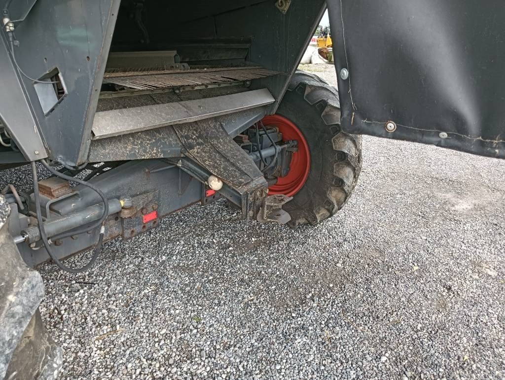 Claas Lexion 470 - Kombájn: 3 kép. Claas Lexion 470 - Kombájn: 3 kép.