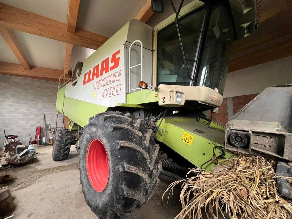 Claas Lexion 480 - Kombájn: 1 kép. Claas Lexion 480 - Kombájn: 1 kép.
