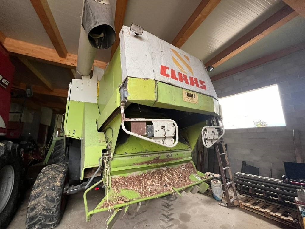 Claas Lexion 480 - Kombájn: 4 kép. Claas Lexion 480 - Kombájn: 4 kép.