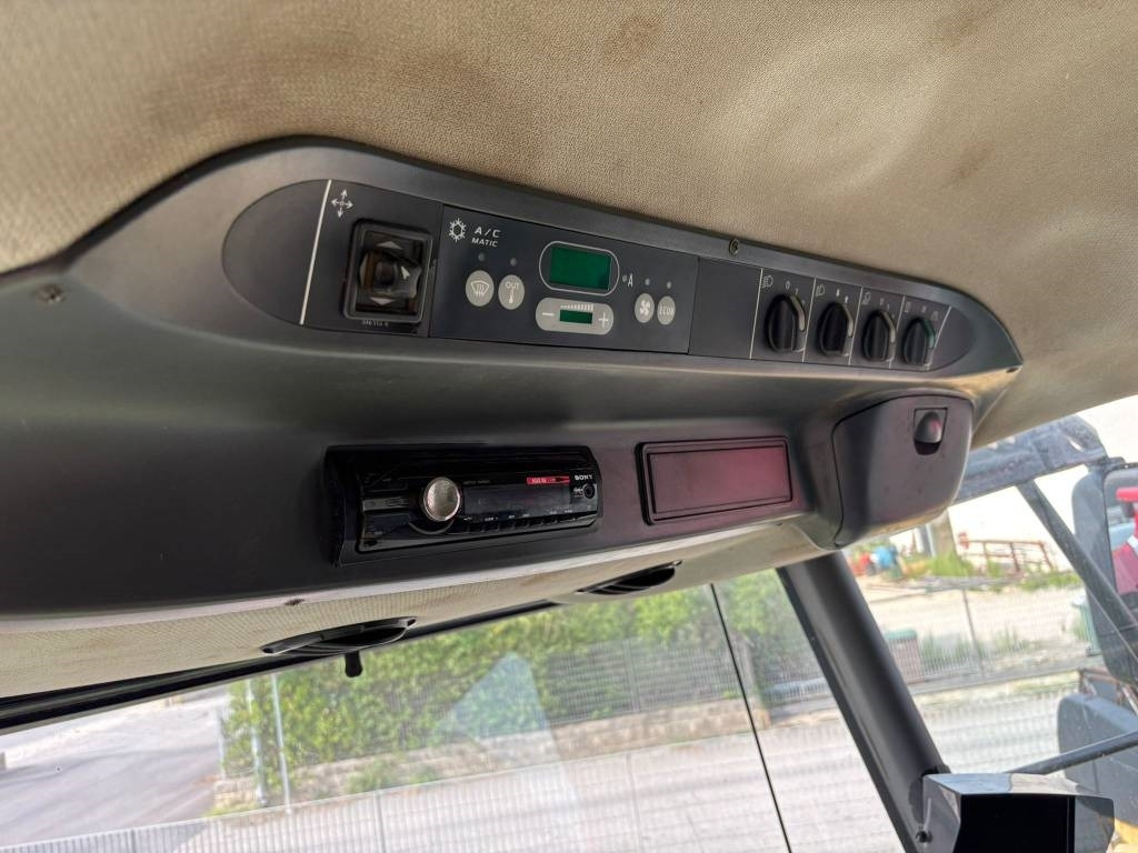 Claas Lexion 530 Montana - Kombájn: 3 kép. Claas Lexion 530 Montana - Kombájn: 3 kép.