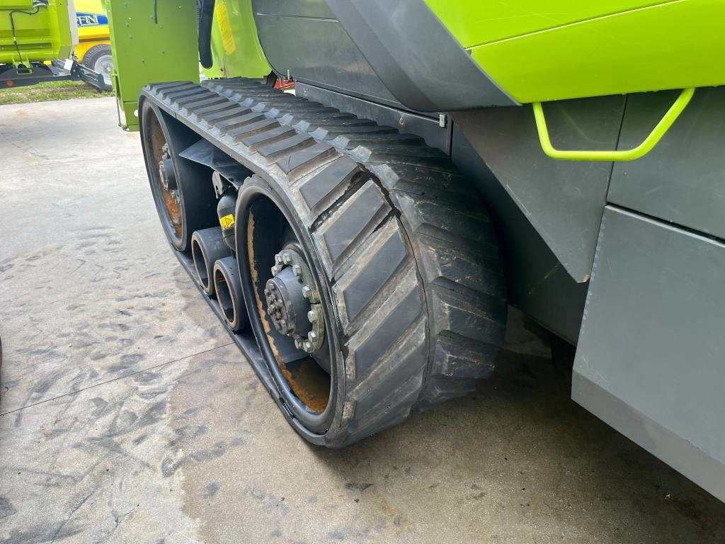 Kombájn Claas Lexion 560 TT: 8 kép. Kombájn Claas Lexion 560 TT: 8 kép.