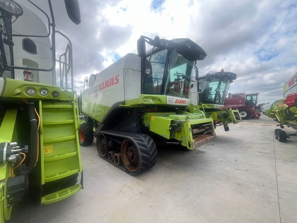 Kombájn Claas Lexion 560 TT: 20 kép. Kombájn Claas Lexion 560 TT: 20 kép.