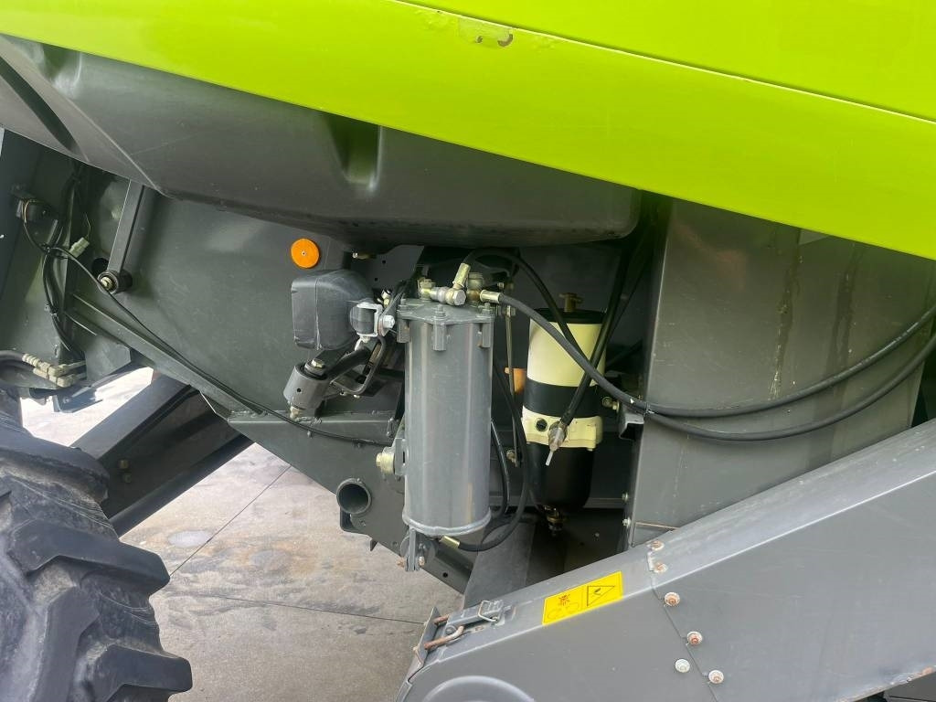 Kombájn Claas Lexion 560 TT: 17 kép. Kombájn Claas Lexion 560 TT: 17 kép.