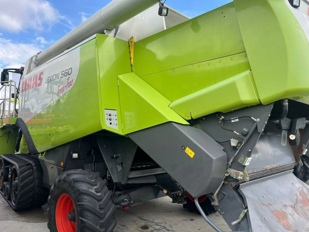 Kombájn Claas Lexion 560 TT: 9 kép. Kombájn Claas Lexion 560 TT: 9 kép.