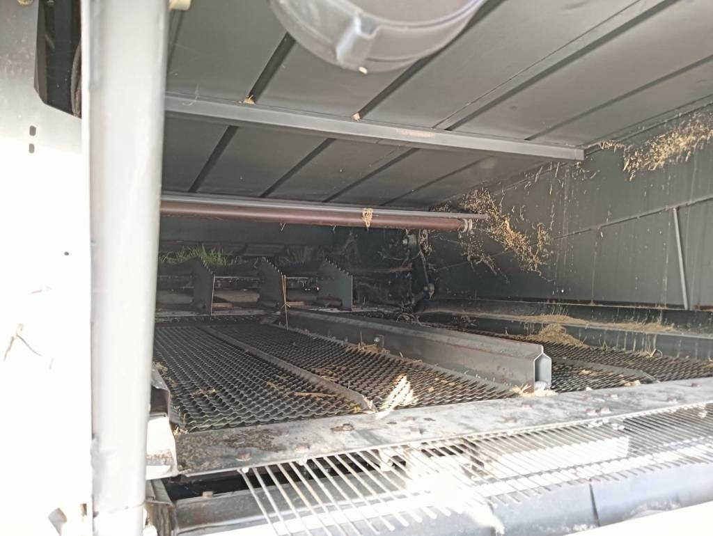 Claas Lexion 570 - Kombájn: 4 kép. Claas Lexion 570 - Kombájn: 4 kép.