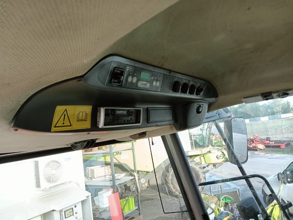 Claas Lexion 570  - Kombájn: 4 kép. Claas Lexion 570  - Kombájn: 4 kép.