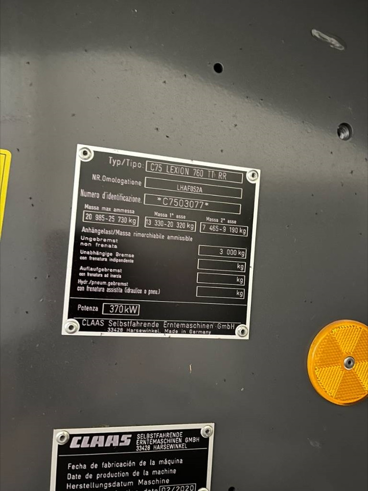 Claas Lexion 760 TT - Kombájn: 2 kép. Claas Lexion 760 TT - Kombájn: 2 kép.