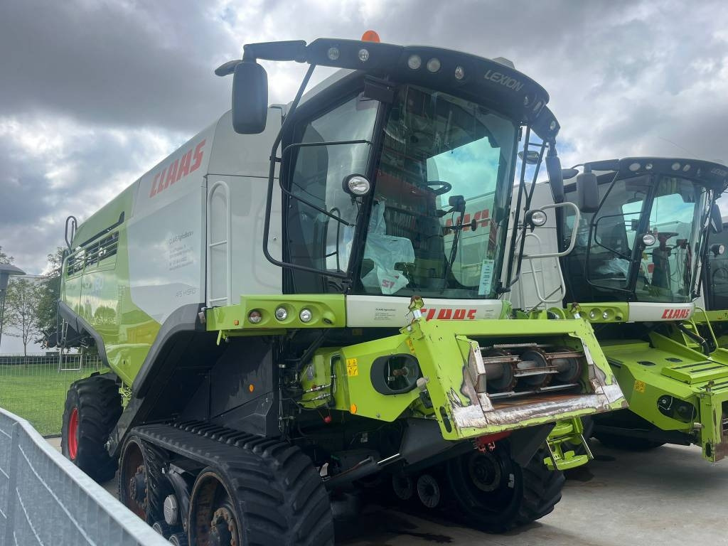 Claas Lexion 760 TT - Kombájn: 1 kép. Claas Lexion 760 TT - Kombájn: 1 kép.