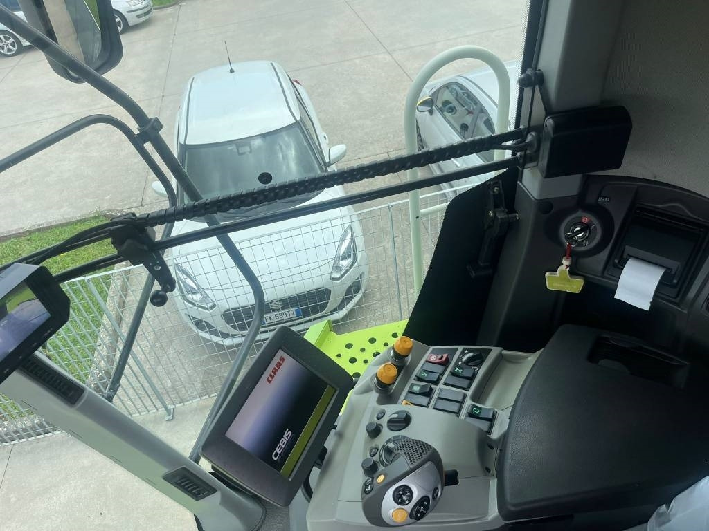 Claas Lexion 760 TT - Kombájn: 5 kép. Claas Lexion 760 TT - Kombájn: 5 kép.
