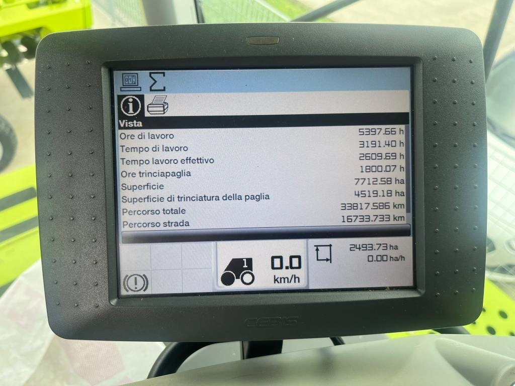 Claas Lexion 760 TT - Kombájn: 2 kép. Claas Lexion 760 TT - Kombájn: 2 kép.