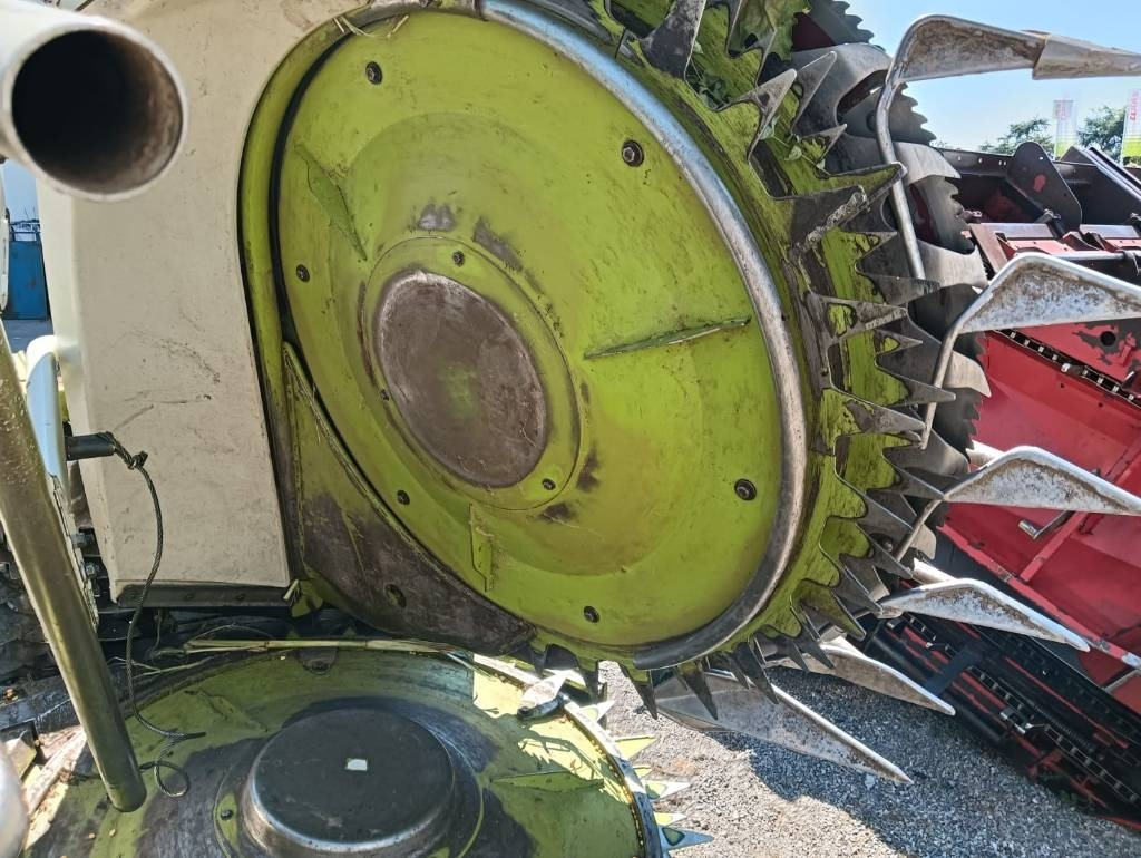 Claas Orbis 600 - Szálastakarmány betakarítás gépei: 3 kép. Claas Orbis 600 - Szálastakarmány betakarítás gépei: 3 kép.