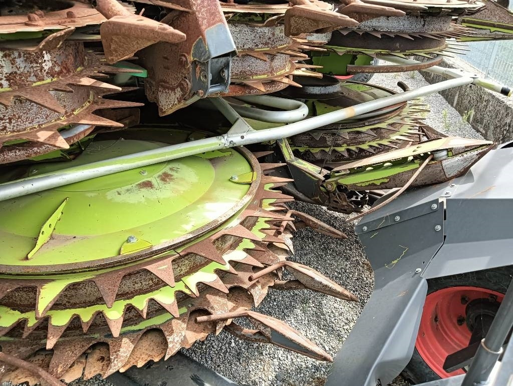 Claas Orbis 900 AC  - Kukorica adapter: 3 kép. Claas Orbis 900 AC  - Kukorica adapter: 3 kép.