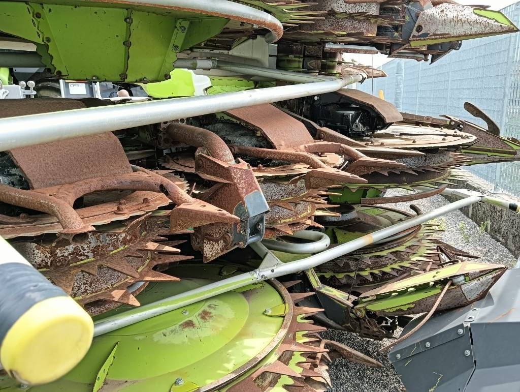 Claas Orbis 900 AC  - Kukorica adapter: 4 kép. Claas Orbis 900 AC  - Kukorica adapter: 4 kép.